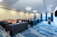Holiday Inn Express & Suites ORLANDO - INTERNATIONAL DRIVE by IHG