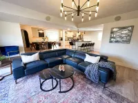 Luxury 4 Bed & 2 Bath Family-sized Home Minutes from Downtown & UNL