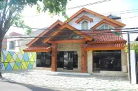 RedDoorz Plus @ Mahendradatta Denpasar Hotels in Bali