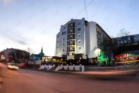 Corona Hotel
