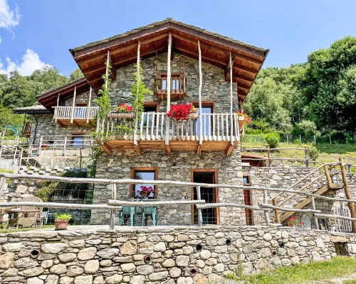 Baita Mirtillo Hotels in Sorico