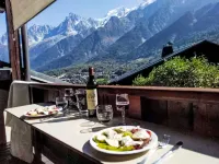 Les Grands Balcons Hotel dekat Les Gorges de la Diosaz