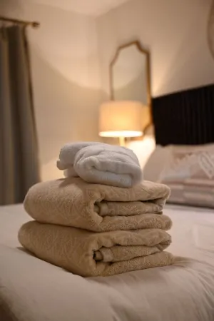 Zen in Newnan! Calming and comfy. Have a charming stay in this zen inspired home