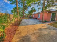 Tropical Lagoon Getaway: River View ~ Hot Tub Hotels near Banana Creek Launch Viewing