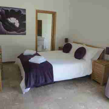 Luxury Villa with Private pool walking distance to beach and Marina! Rooms