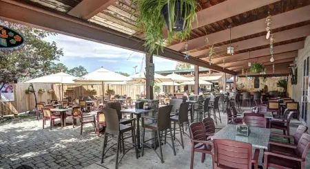 Bella Vista Chalet Poconos -Four Season Resort/Lake/Pool/Ski/Horseback-riding