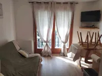 Charmant Studio vu sur la Montagne Pour 4 Personnes Hotels in Saint-Jean-d'Aulps