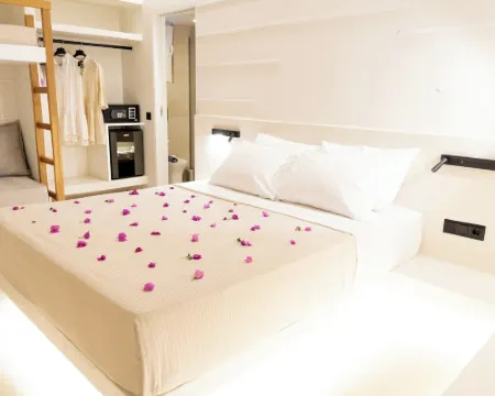 セレスティアル バイ マイク パロス島のホテル