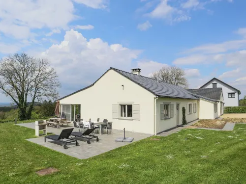 Vintage Villa with Private Garden in Rendeux