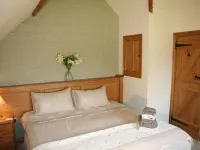 The Little Vicarage Holiday Cottage Hotels in Ashbourne