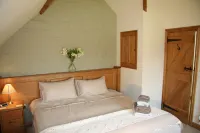 The Little Vicarage Holiday Cottage Hotels in Ashbourne