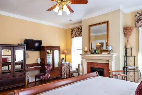Burke Manor Inn & Pavilion Hotels in Elon