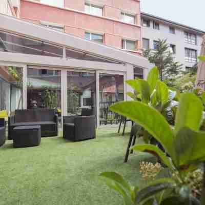 Yomo Centric Hotel Exterior