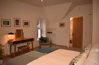 Orchy Bank House Hotels near Rob Roy House
