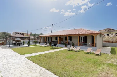 Planet Villas at Ipsos by Konnect, Shared BBQ & Garden Hotels in Ypsos