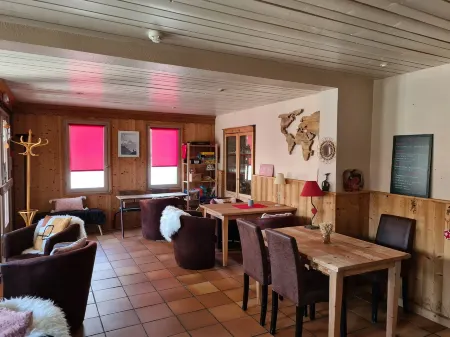 Hôtel et Appart'Hôtel Restaurant l'Adray