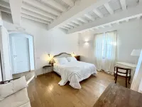 Agriturismo Antica Corte Hotels in Valiano