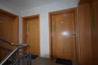 Apartment with balcony (1.3) | Parking | Perfect for business travelers Hotels near Michael Hörmann Gartenpflege