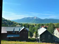 Great mountain views & convenient location in Mt. Crested Butte! - Mountain view