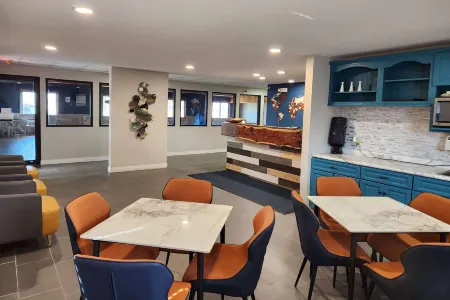 Super 8 by Wyndham Hayward WI