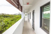 Seascape Hotel Hotels in The Bight Settlement