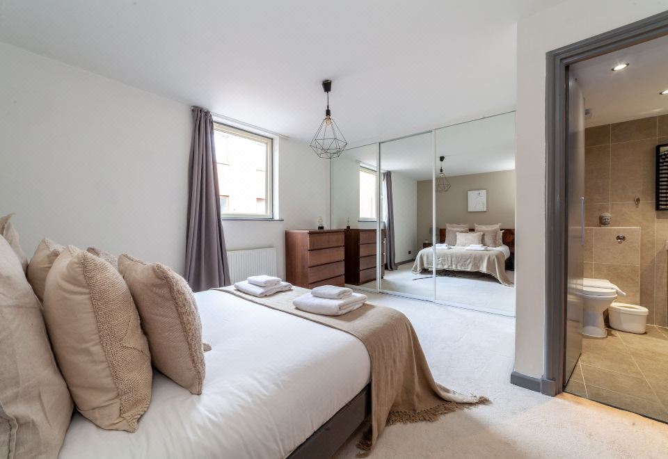 The Wapping Villa - Housity