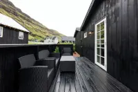 Tranquil Village Retreat | Tjørnuvík
