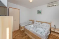 Apartments and Room Nevenka