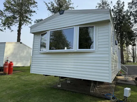 Haggerston Castle - Caravan - Sleeps 6 - Parking Отели рядом с достопримечательностью «The Lindisfarne Gospels Garden»