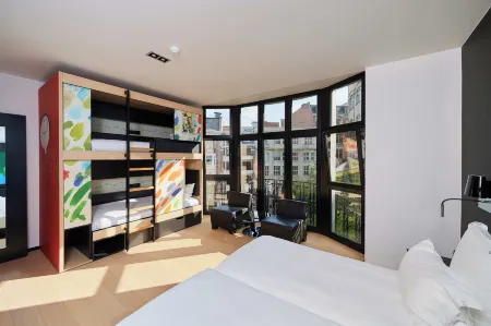 Yooma Urban Lodge Отели рядом с достопримечательностью «Парк режьёналь де ла Пед»