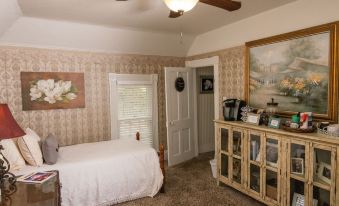 Sassafras Inn