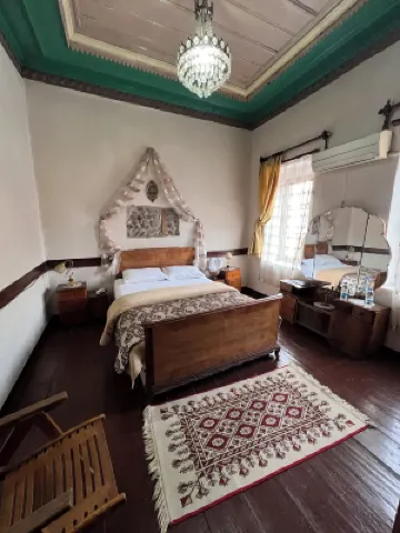 Pergamon Pension Hotels near The Pergamon Museum