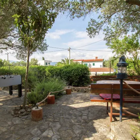 Apartment 5 km from Trogir s Center