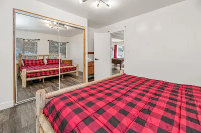 Family Fun Cabin فنادق في Fawnskin