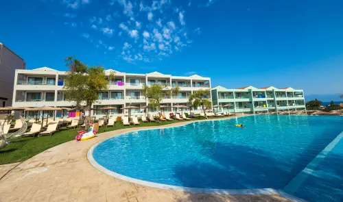 Robolla Beach Aparthotel - Holiday Apartments