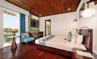 Vinh Hung Riverside Resort & Spa