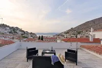 Bexis Residences Hydra Hotels in Idhra