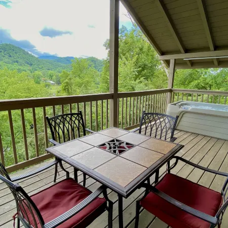 Riverview 1 Bedroom Cabin by RedAwning