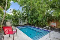 Paradise Place by AvantStay Key West Old Town Condo w Shared Pool