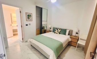 Luxury Apartment with Pool and Golf View