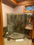 Cayuga Lodge - Homestays