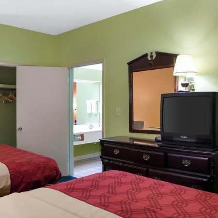 Econo Lodge Canton I-55