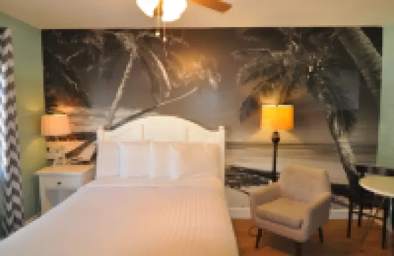 Lido Islander Inn