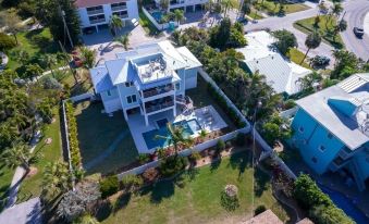 Sunshine & Good Times Managed by Beach Retreats