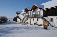 Geinberg Suites & Via Nova Lodges فنادق في Ort im Innkreis