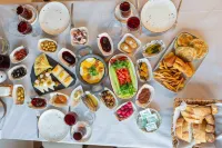 Suinn Cunda Hotels near Alaybey Bazaar