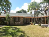 Shepherd's Inn Hotels in Canaan