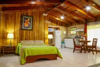Los Pinos Cabins & Reserve Hotels in Monteverde