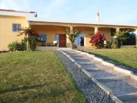 Spacious Villa Lara Estoi with heated pool Hotels near Pousada Palácio Estoi, Small Luxury Hotels