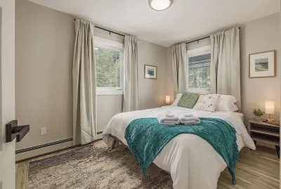 Beautiful 4-bedroom house - Walking distance to Downtown and Sea Life Center! Các khách sạn gần Alaska SeaLife Center